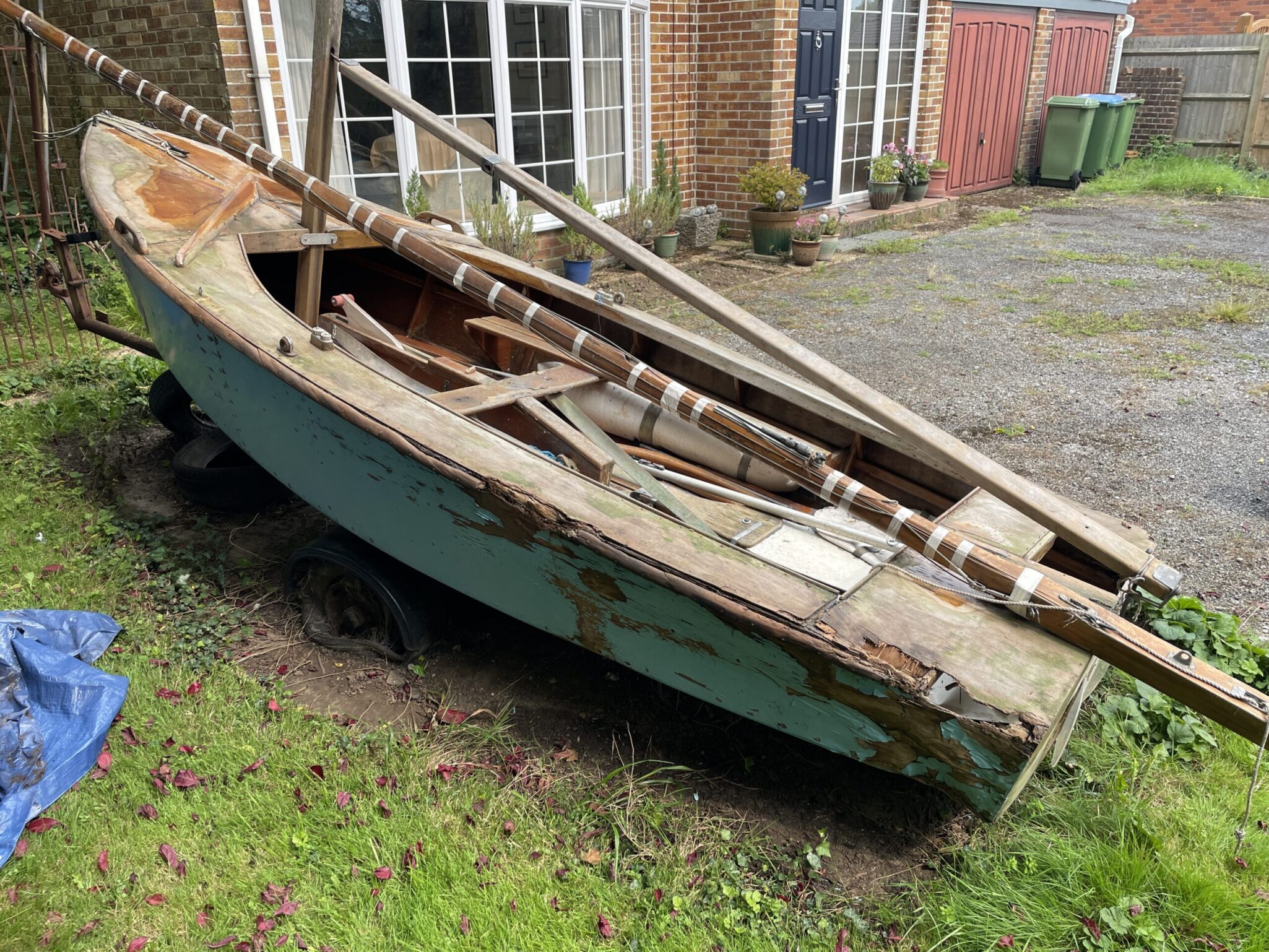 Clear Your Old Boat In The Garden